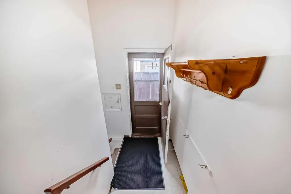 2106 24 Street S Lethbridge AB T1k 2M5