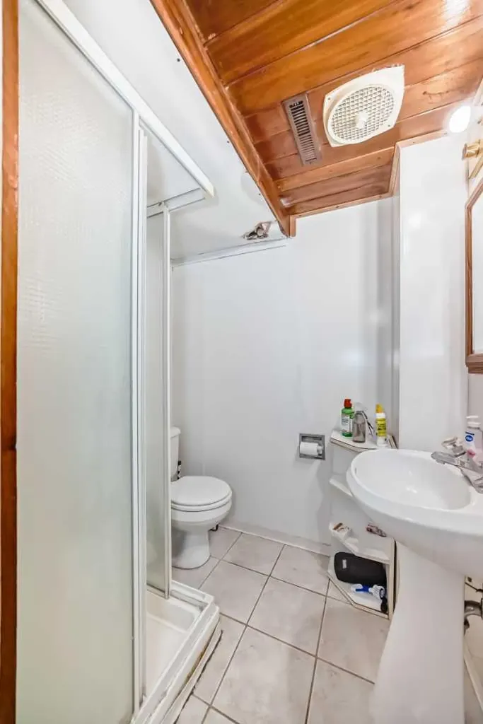 2106 24 Street S Lethbridge AB T1k 2M5