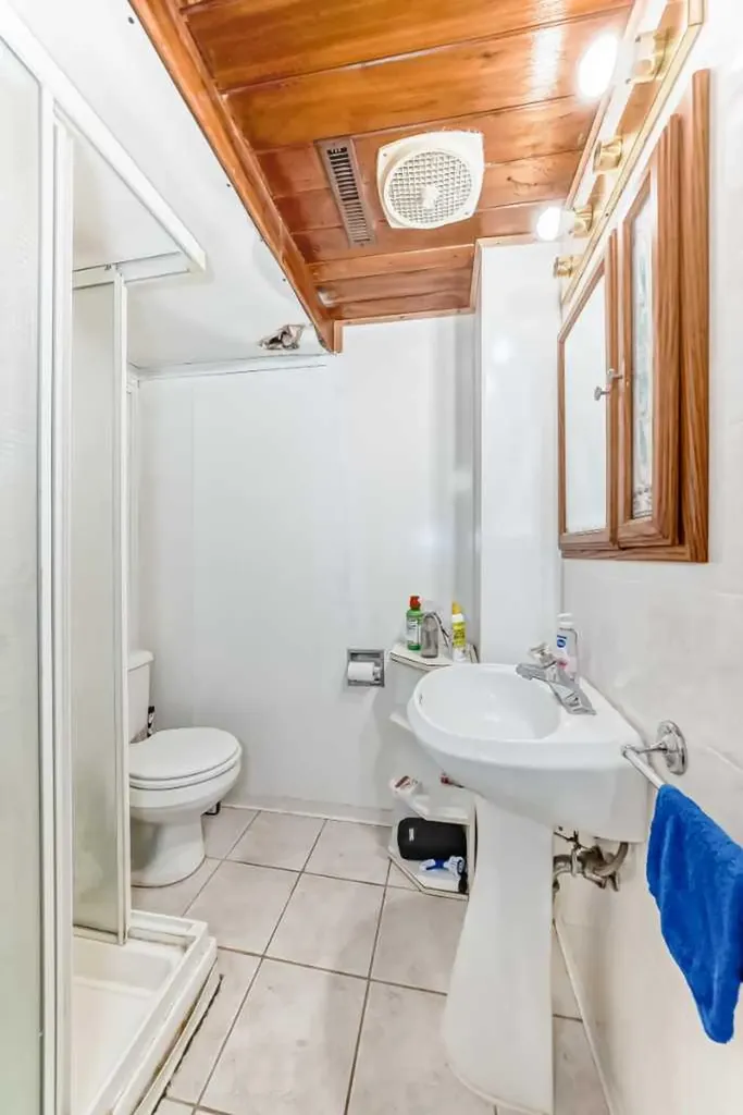 2106 24 Street S Lethbridge AB T1k 2M5