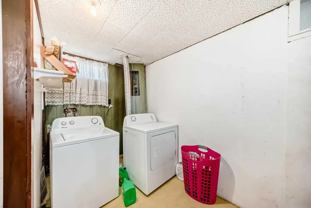 2106 24 Street S Lethbridge AB T1k 2M5