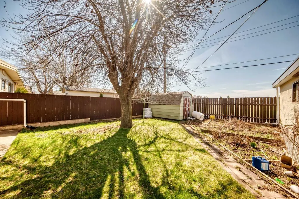 2106 24 Street S Lethbridge AB T1k 2M5