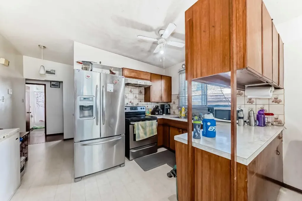 2106 24 Street S Lethbridge AB T1k 2M5