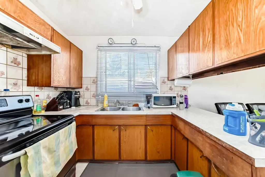 2106 24 Street S Lethbridge AB T1k 2M5