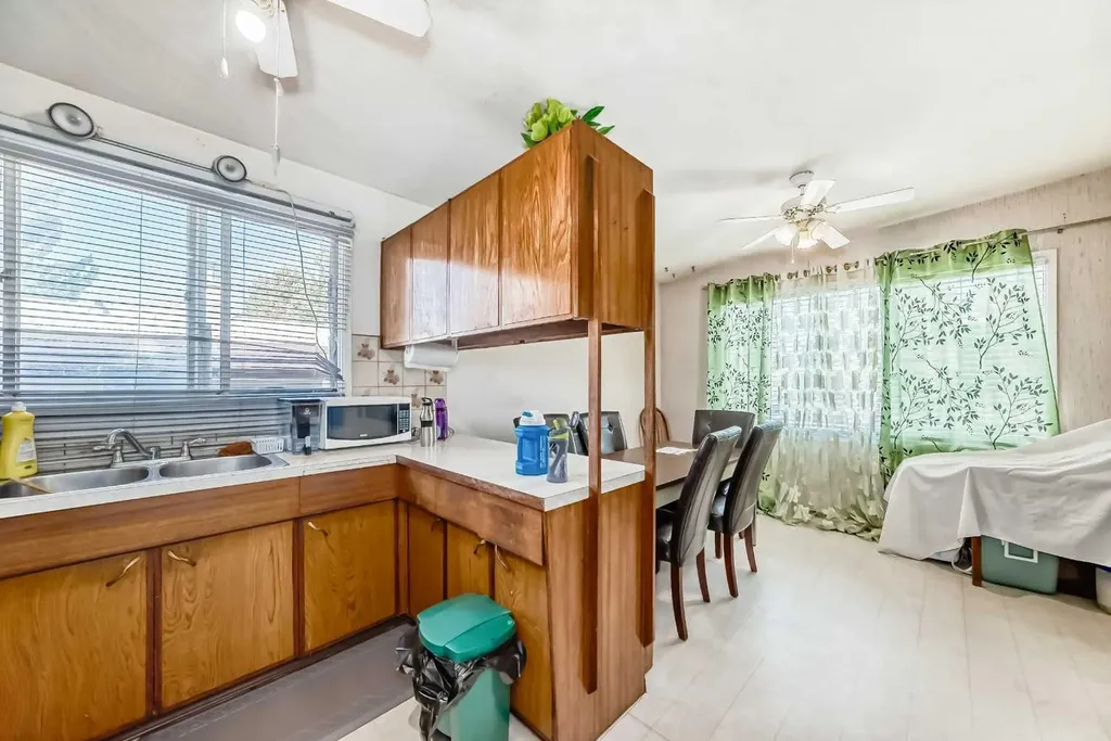 2106 24 Street S Lethbridge AB T1k 2M5