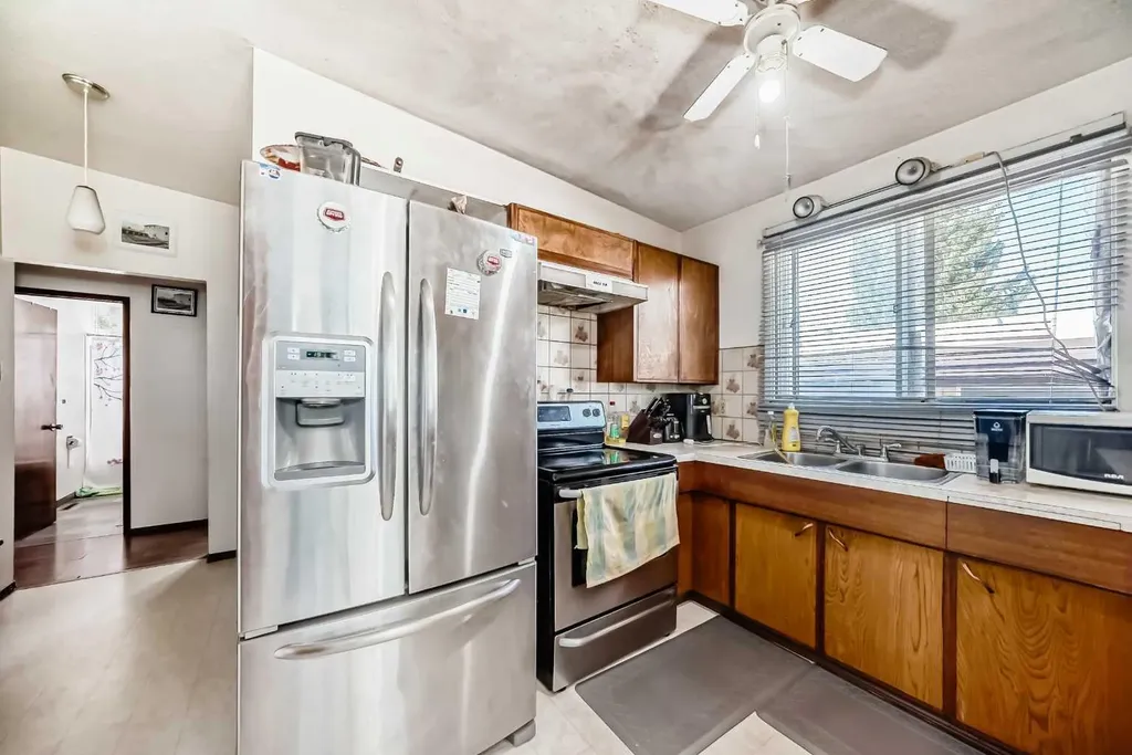 2106 24 Street S Lethbridge AB T1k 2M5