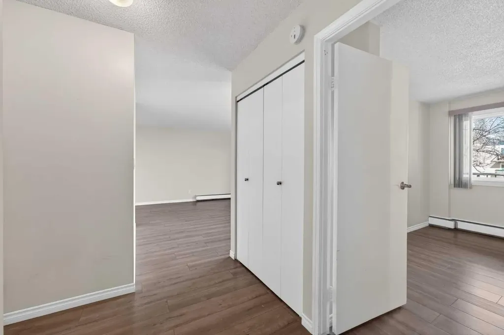 231 Heritage Drive SE Calgary AB T2H 1N1