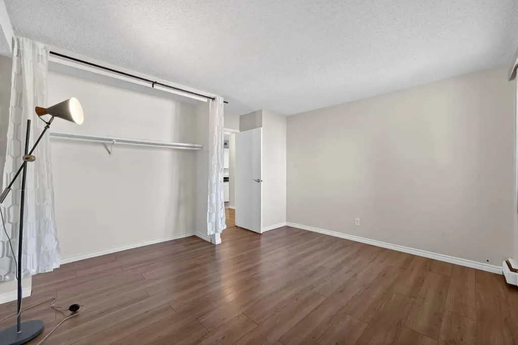 231 Heritage Drive SE Calgary AB T2H 1N1