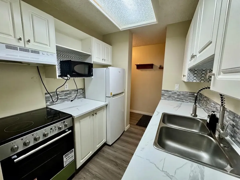 231 Heritage Drive SE Calgary AB T2H 1N1