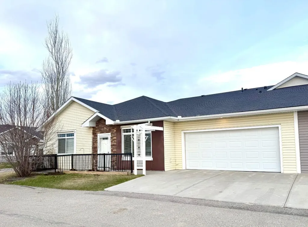 501 Sunvale Crescent NE High River AB T1V 0E8