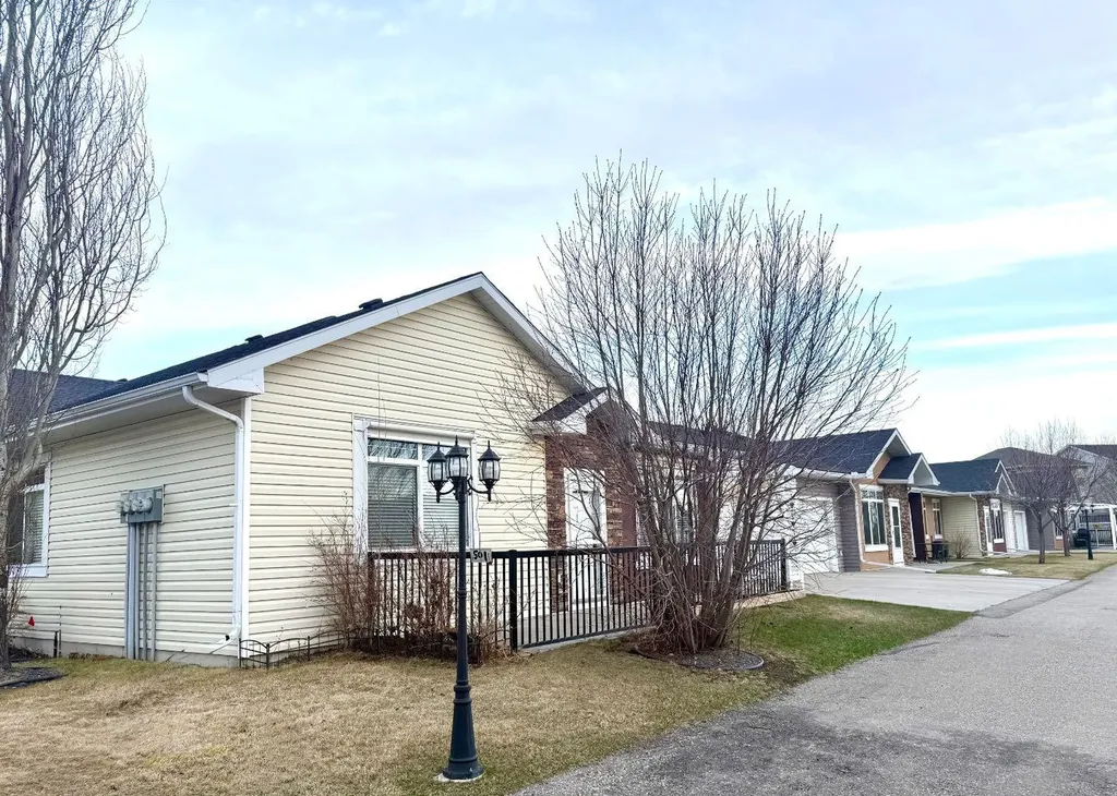 501 Sunvale Crescent NE High River AB T1V 0E8