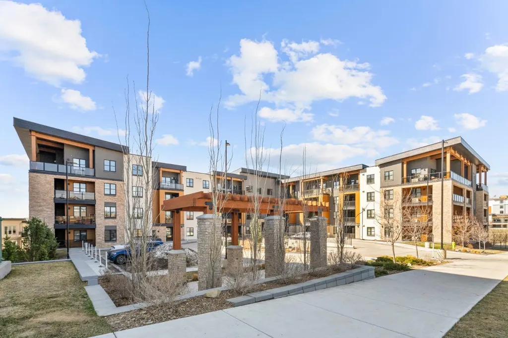 8355 19 Avenue SW Calgary AB T3H 6G3
