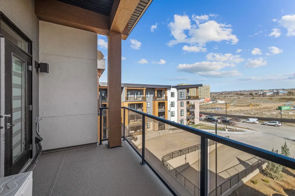 8355 19 Avenue SW Calgary AB T3H 6G3