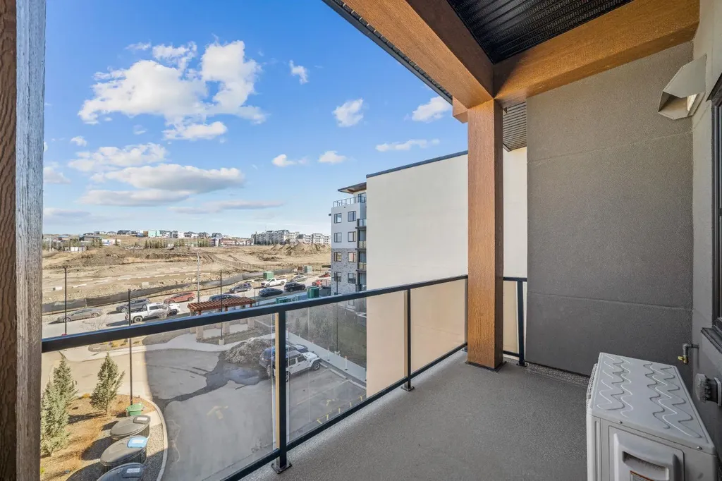 8355 19 Avenue SW Calgary AB T3H 6G3