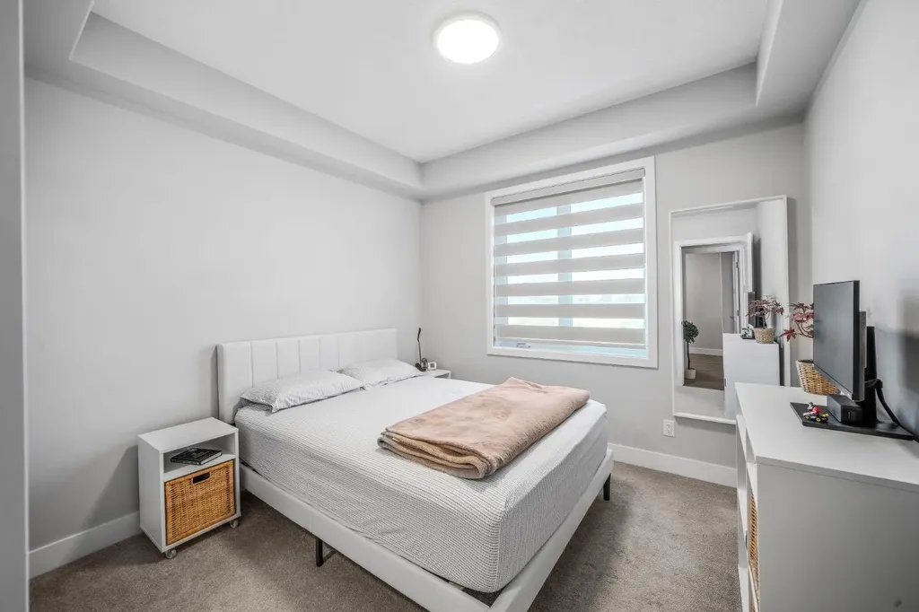 8355 19 Avenue SW Calgary AB T3H 6G3