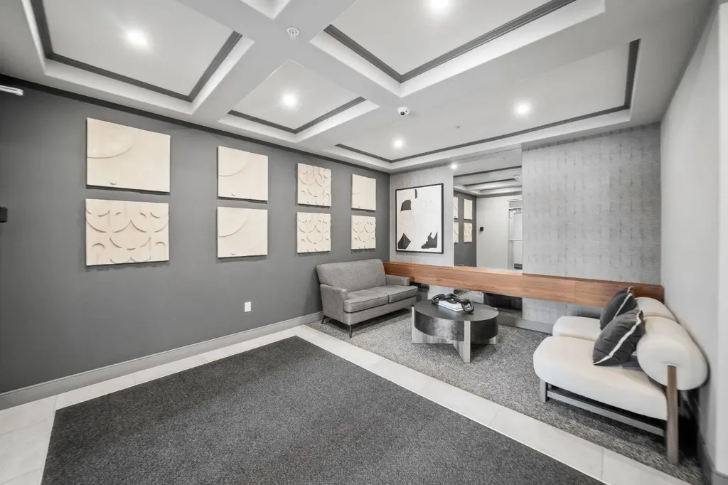 8355 19 Avenue SW Calgary AB T3H 6G3