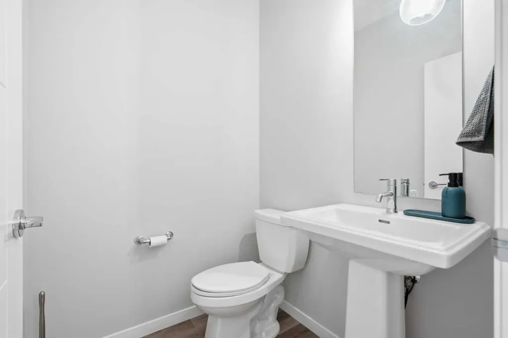 49 Lucas Grove NW Calgary AB T3P 1R4