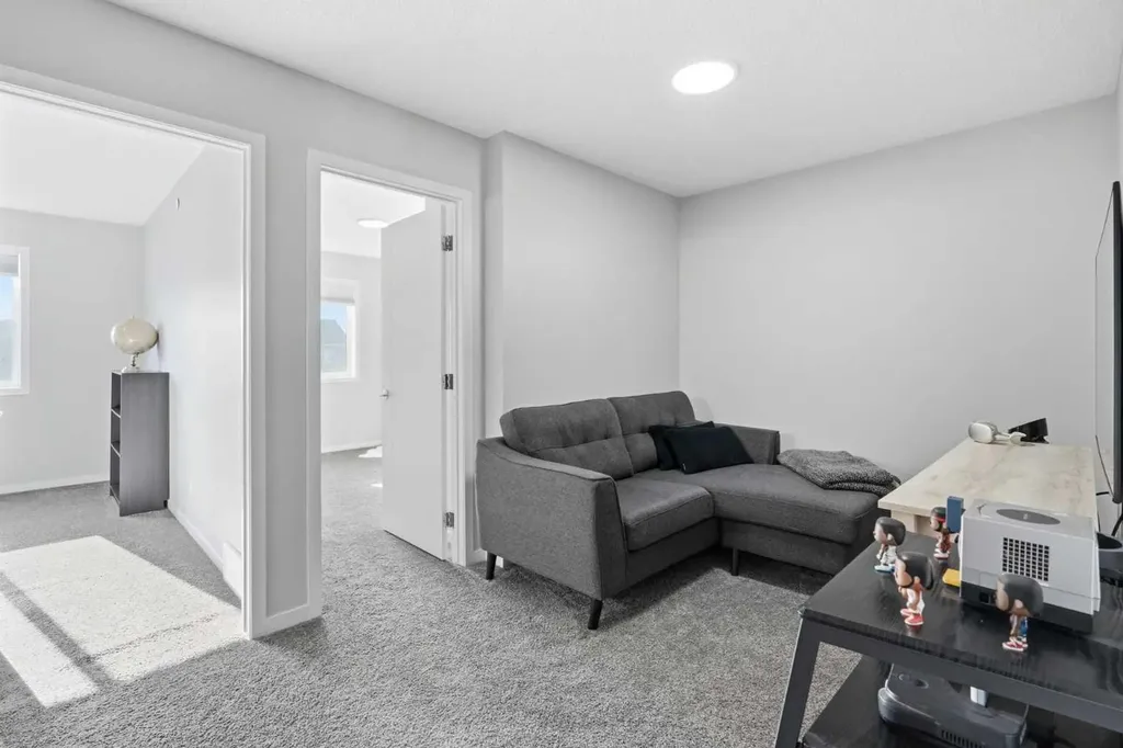 49 Lucas Grove NW Calgary AB T3P 1R4