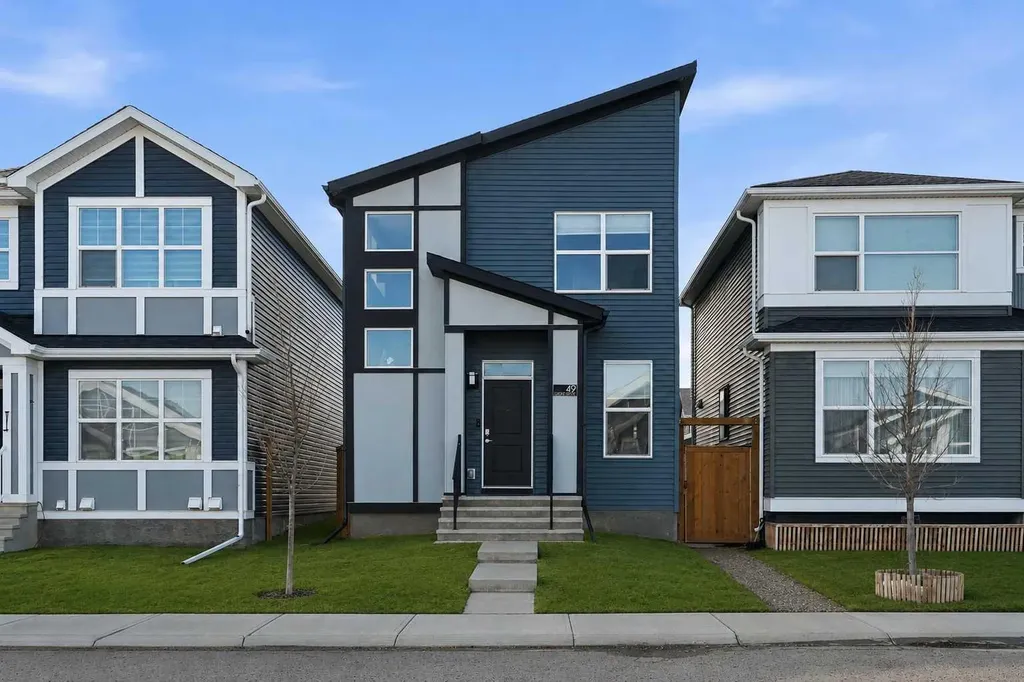 49 Lucas Grove NW Calgary AB T3P 1R4