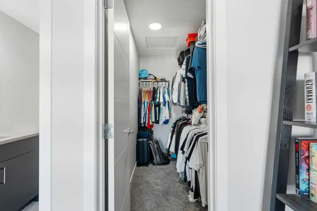 49 Lucas Grove NW Calgary AB T3P 1R4