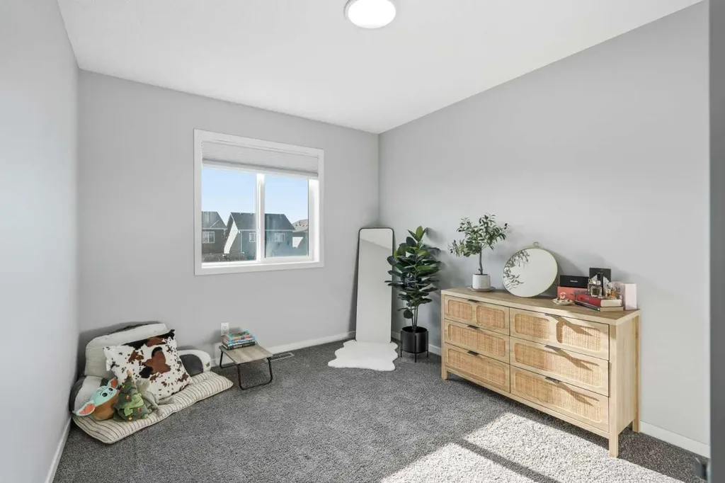 49 Lucas Grove NW Calgary AB T3P 1R4