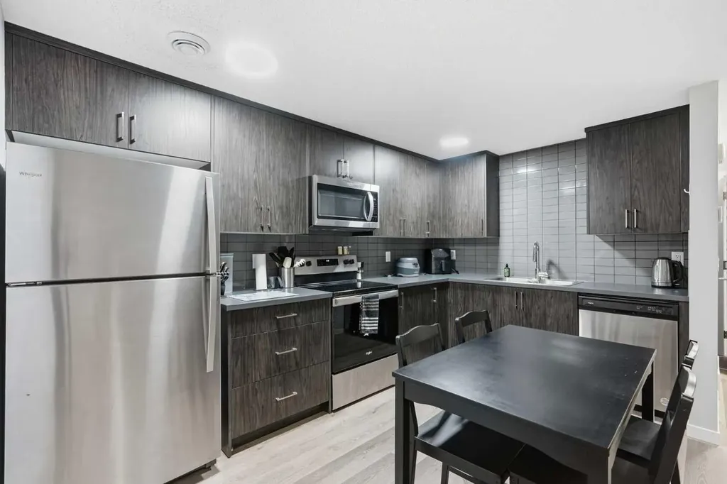 49 Lucas Grove NW Calgary AB T3P 1R4
