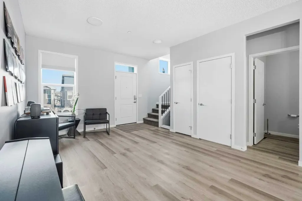 49 Lucas Grove NW Calgary AB T3P 1R4