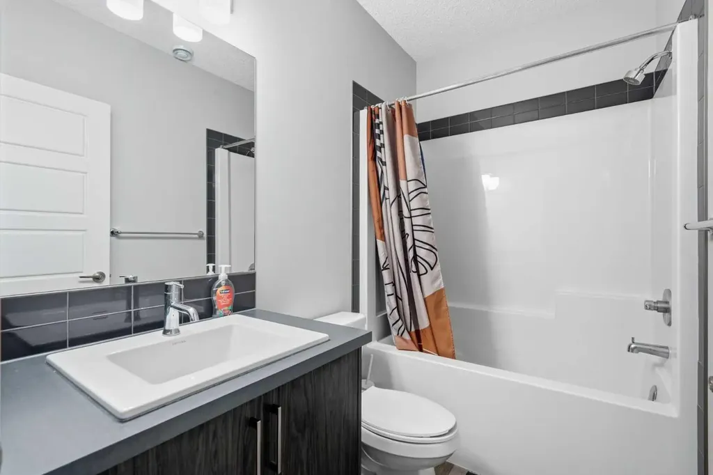 49 Lucas Grove NW Calgary AB T3P 1R4