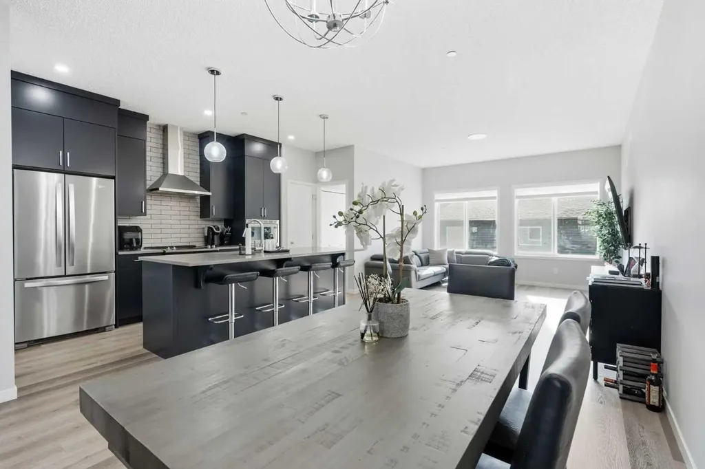 49 Lucas Grove NW Calgary AB T3P 1R4