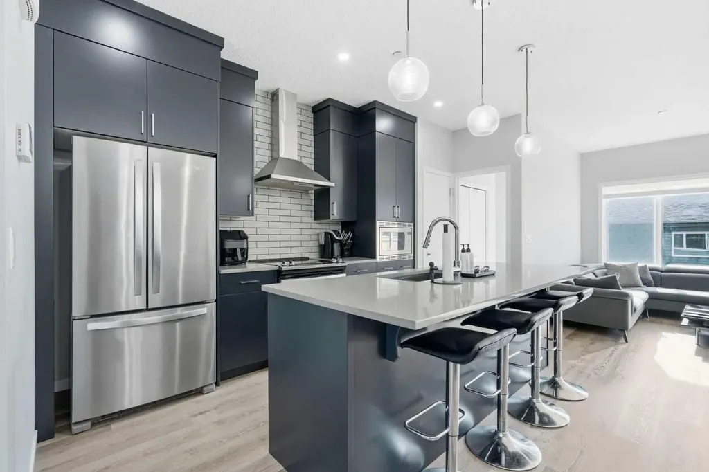 49 Lucas Grove NW Calgary AB T3P 1R4
