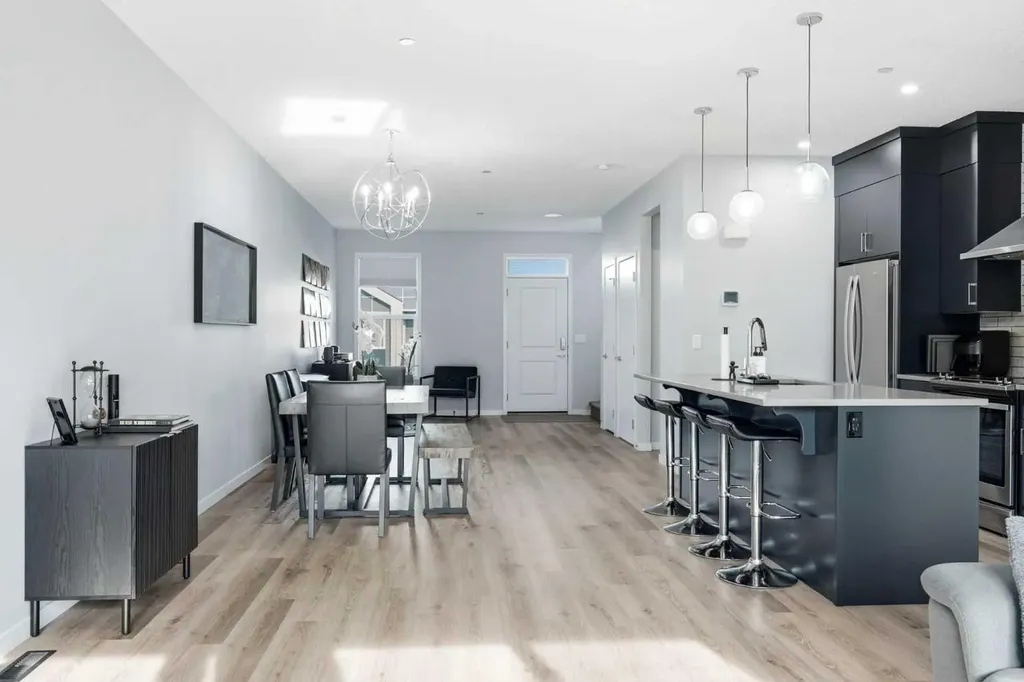 49 Lucas Grove NW Calgary AB T3P 1R4
