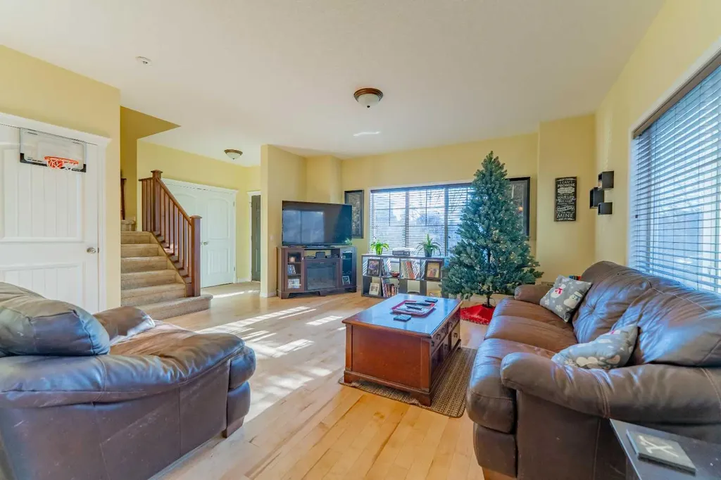 142 West Pointe Circle Cochrane AB T4C 0C2
