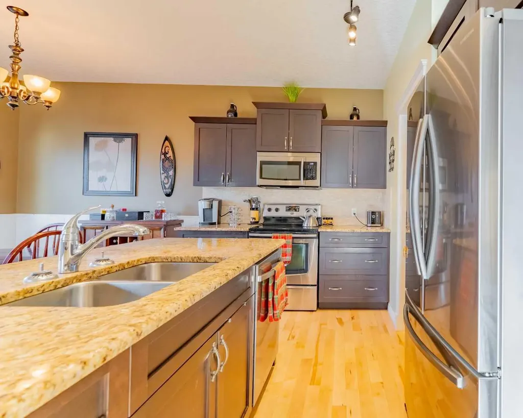 142 West Pointe Circle Cochrane AB T4C 0C2