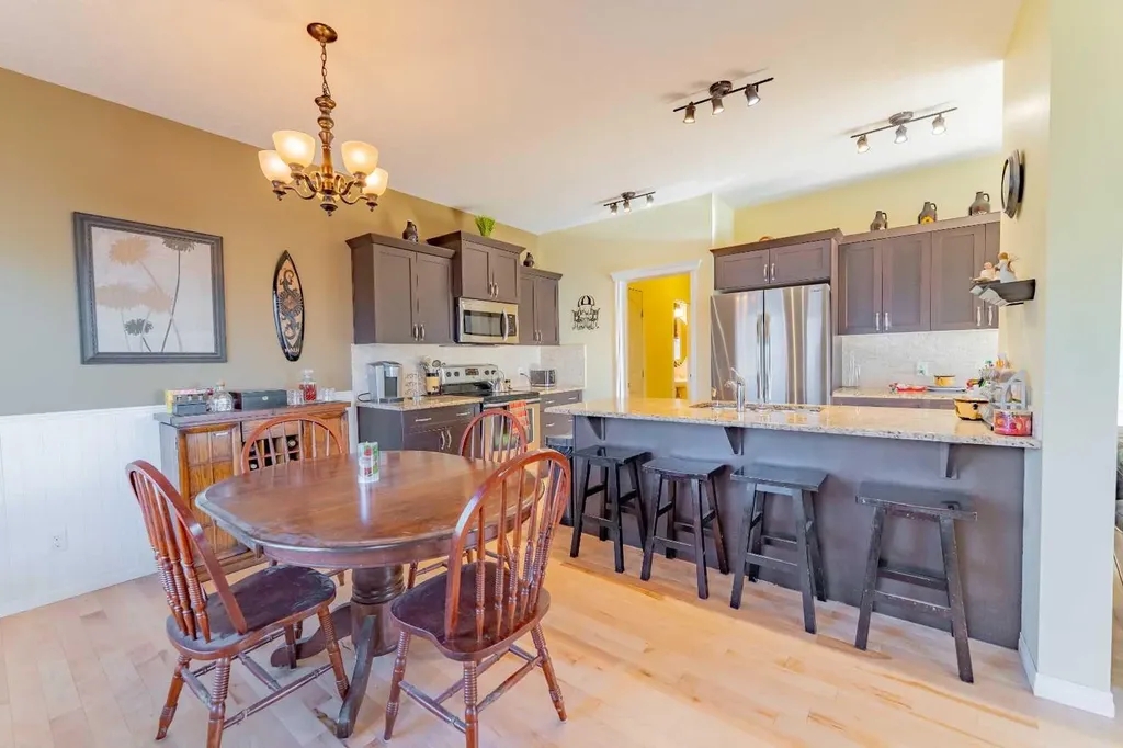 142 West Pointe Circle Cochrane AB T4C 0C2