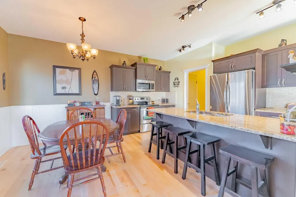 142 West Pointe Circle Cochrane AB T4C 0C2