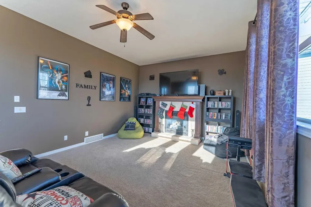 142 West Pointe Circle Cochrane AB T4C 0C2