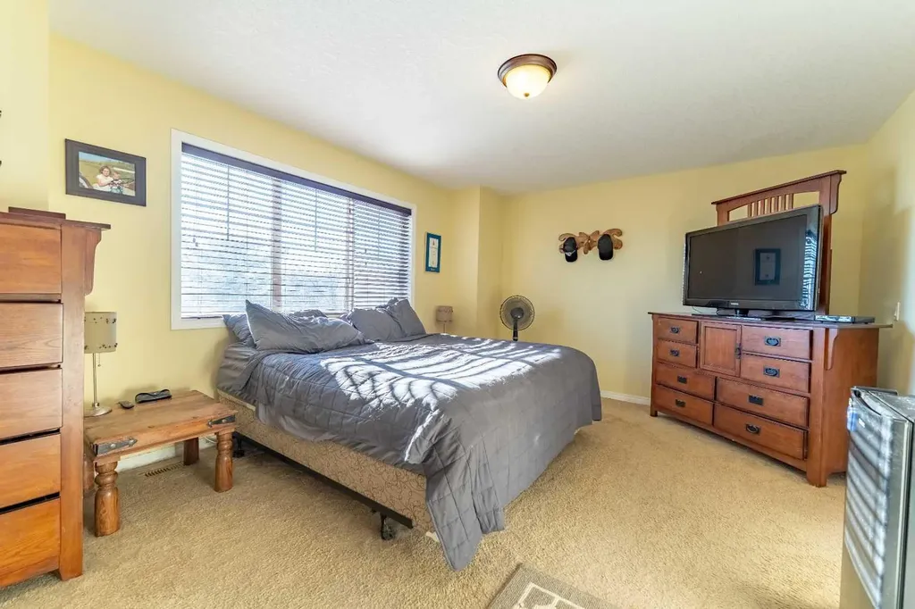 142 West Pointe Circle Cochrane AB T4C 0C2
