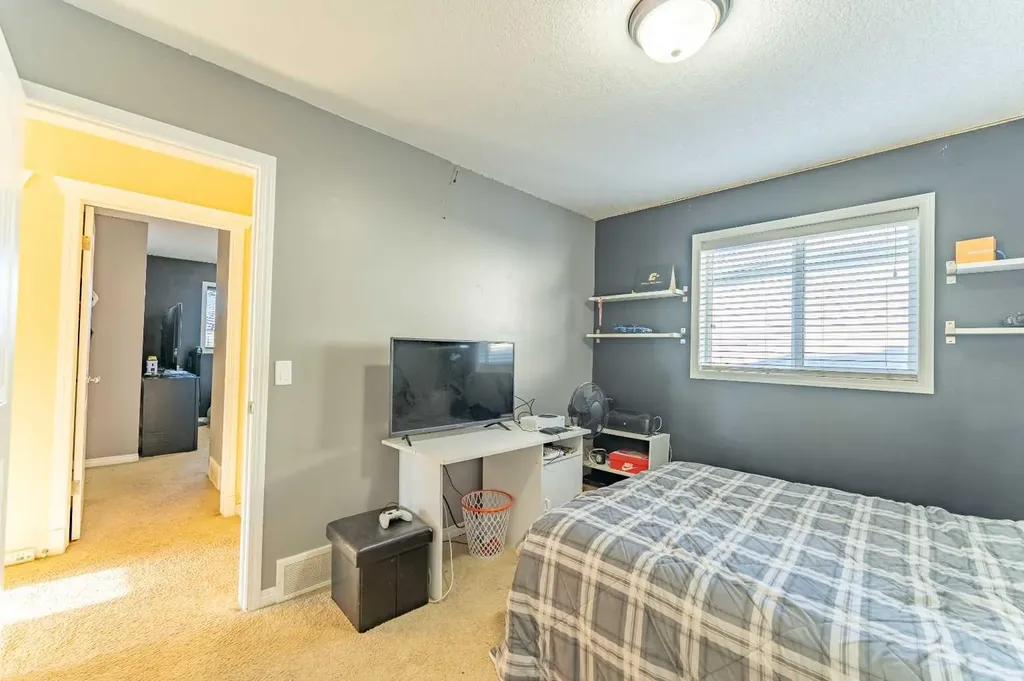 142 West Pointe Circle Cochrane AB T4C 0C2
