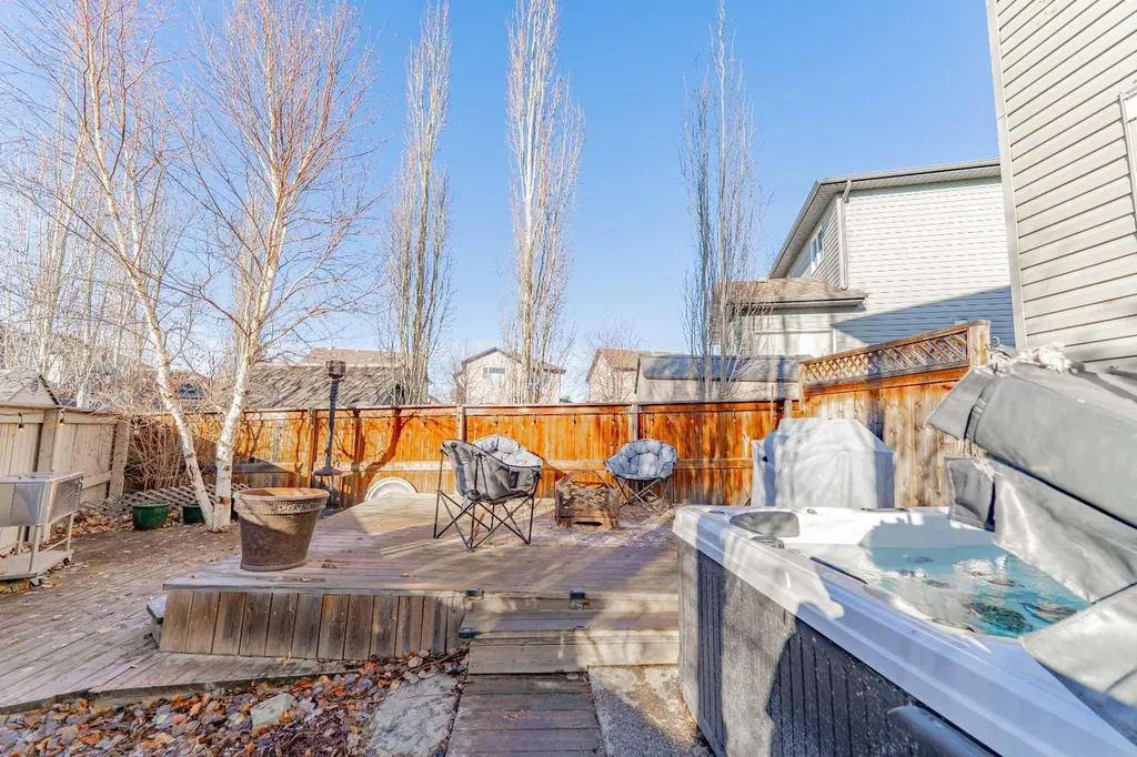 142 West Pointe Circle Cochrane AB T4C 0C2