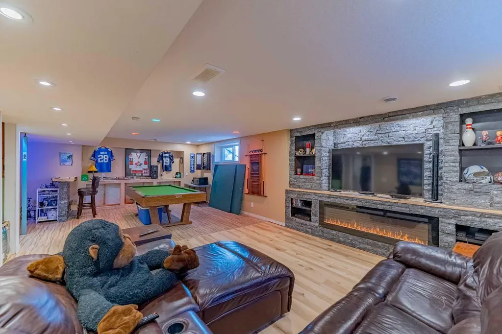 142 West Pointe Circle Cochrane AB T4C 0C2