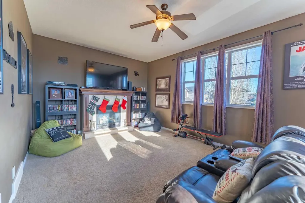 142 West Pointe Circle Cochrane AB T4C 0C2