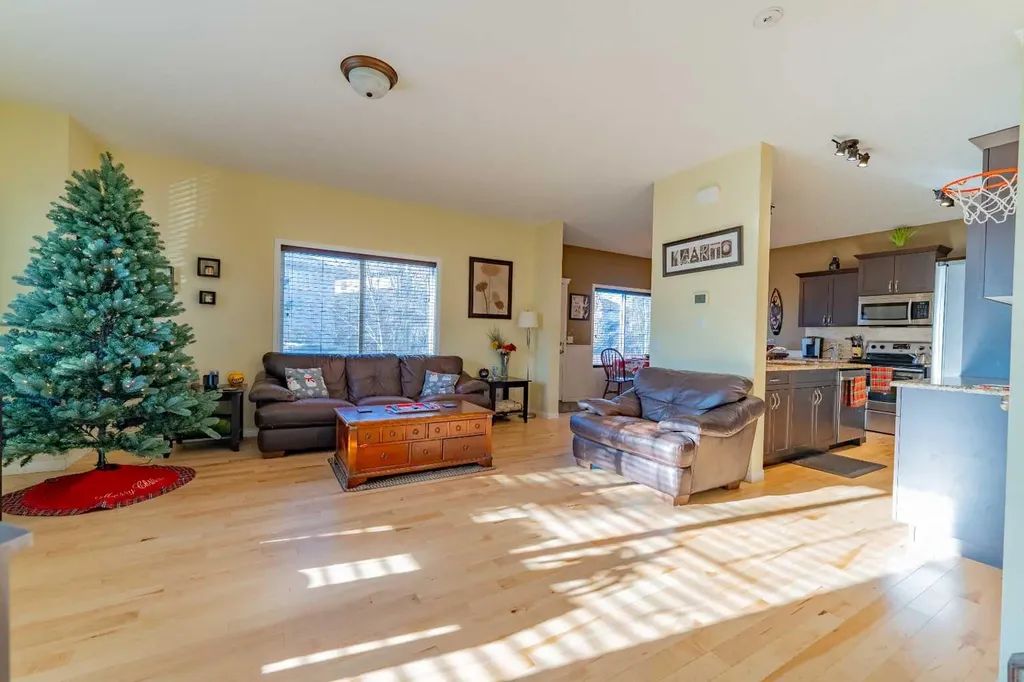 142 West Pointe Circle Cochrane AB T4C 0C2