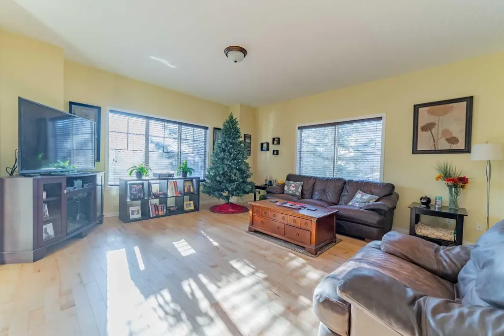 142 West Pointe Circle Cochrane AB T4C 0C2