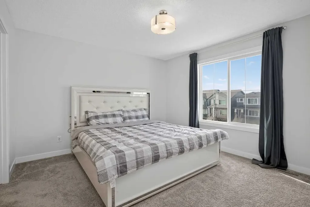 226 148 Avenue NW Calgary AB T3P 1N1