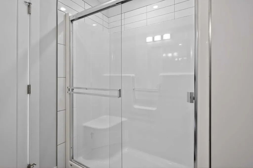 226 148 Avenue NW Calgary AB T3P 1N1