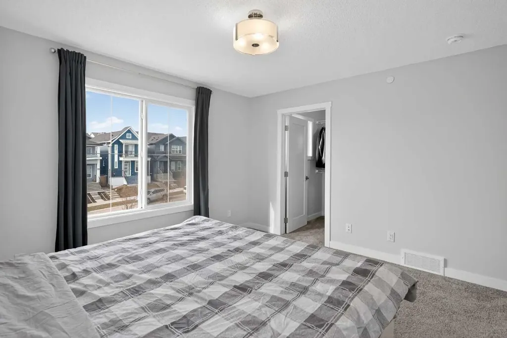 226 148 Avenue NW Calgary AB T3P 1N1