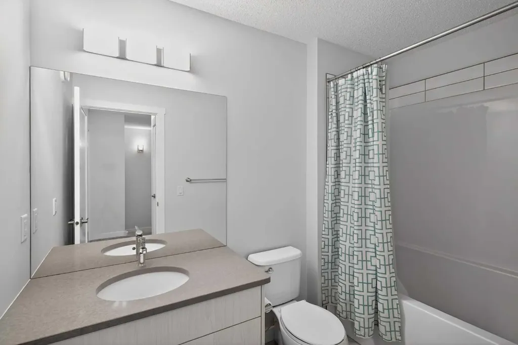 226 148 Avenue NW Calgary AB T3P 1N1