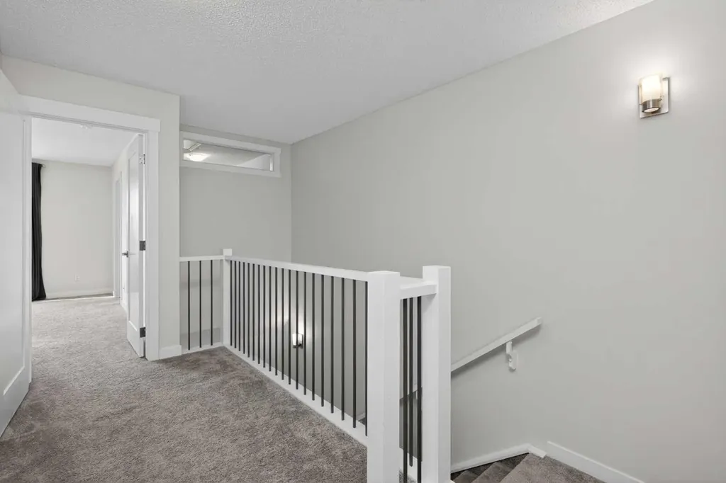 226 148 Avenue NW Calgary AB T3P 1N1