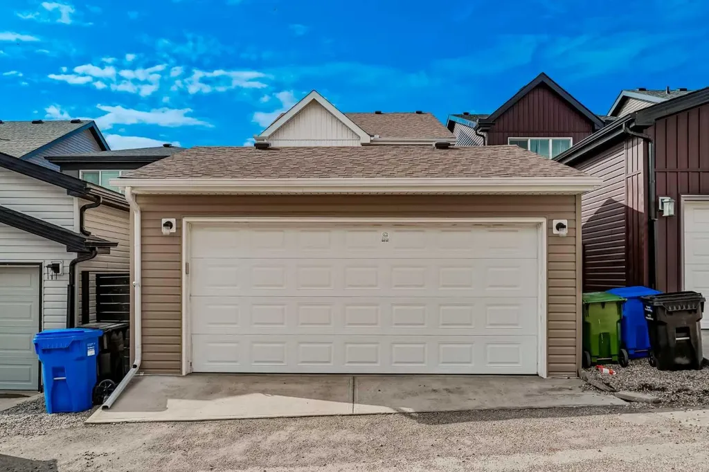 226 148 Avenue NW Calgary AB T3P 1N1