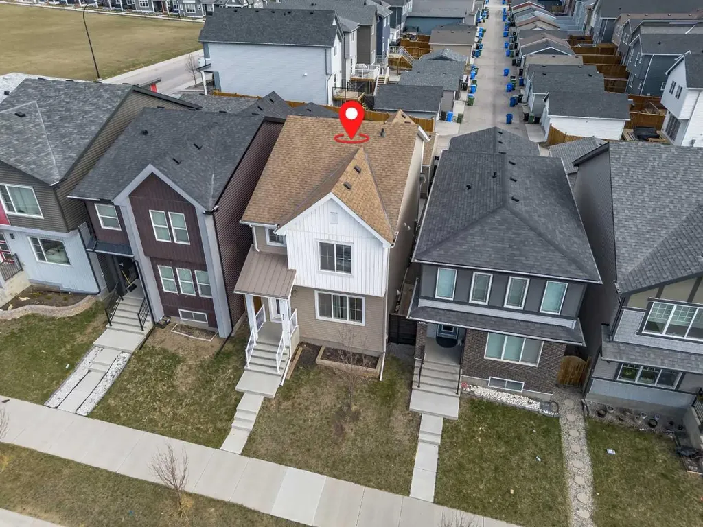 226 148 Avenue NW Calgary AB T3P 1N1