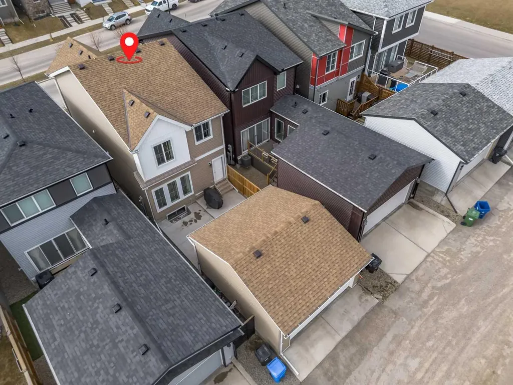226 148 Avenue NW Calgary AB T3P 1N1